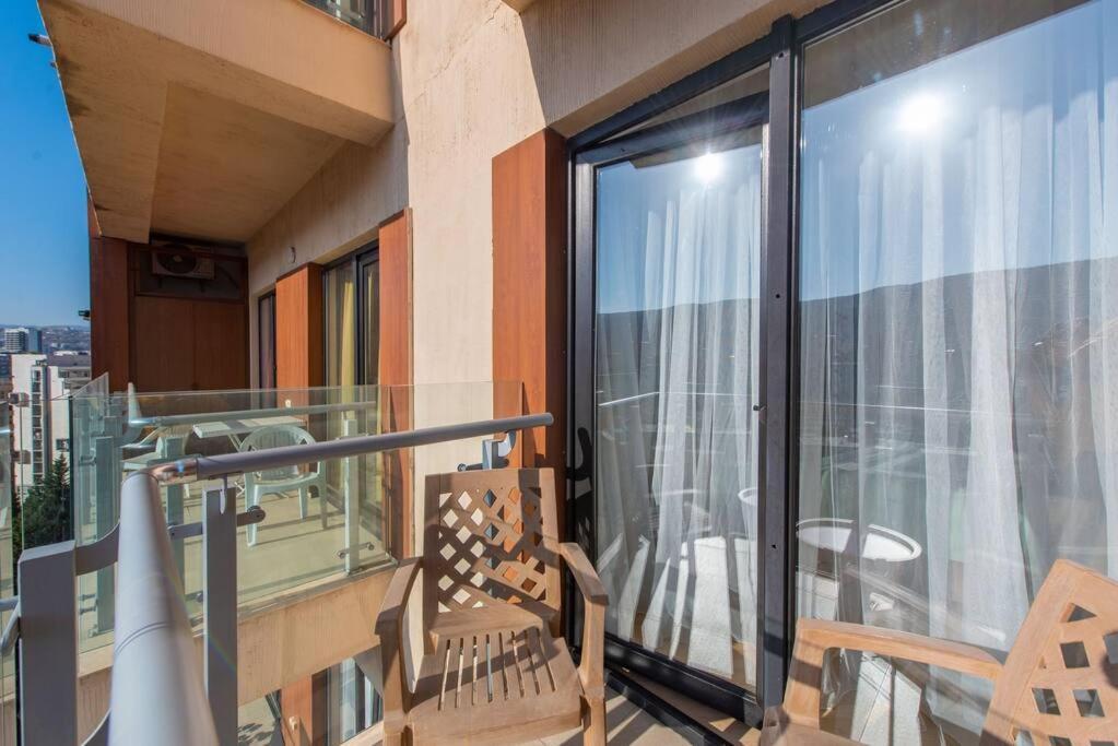 Gg - Spacious 1-bedroom Near Metro شقة تبليسي