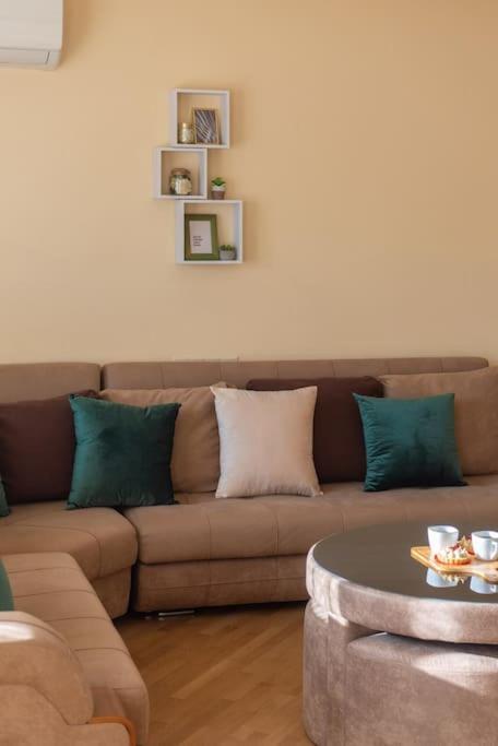 Gg - Spacious 1-bedroom Near Metro تبليسي