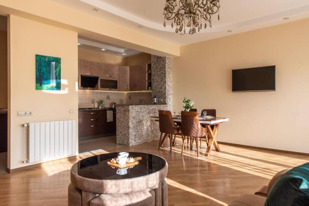 شقة Gg - Spacious 1-bedroom Near Metro *
