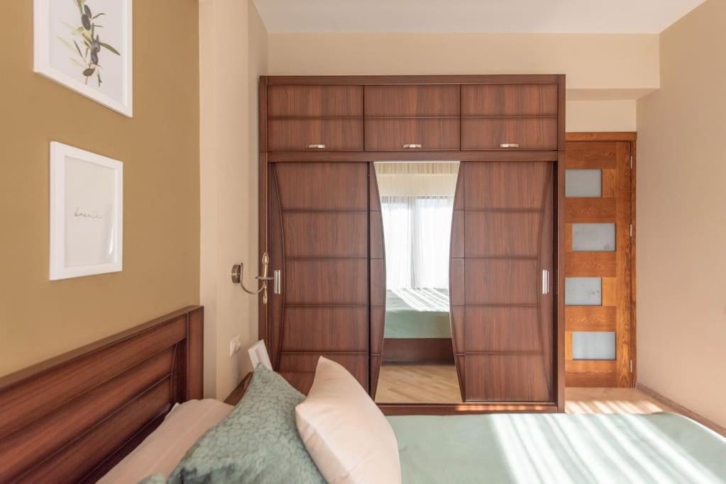 Gg - Spacious 1-bedroom Near Metro تبليسي