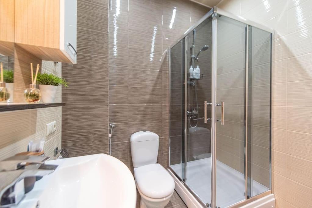 Gg - Spacious 1-bedroom Near Metro *
